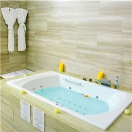 Jacuzzi - Private Couple Spa Suite